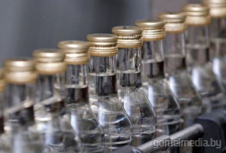 Налоговики задержали водителя автомобиля, в котором находилась целая «батарея» безакцизного алкоголя