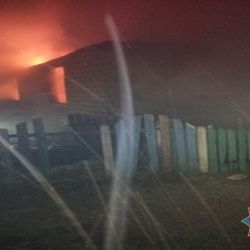 В Рогачевском районе в собственном доме от пожара пострадали отец и сын