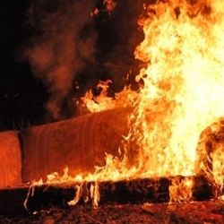 В Наровле горел магазин мебели. Эвакуировано 10 человек