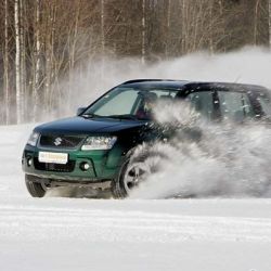 Наедине с морозом: рыбак чуть не заночевал в снежном плену