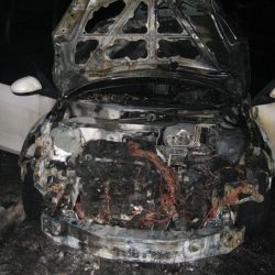 Фотофакт: в Гомеле подожгли два автомобиля