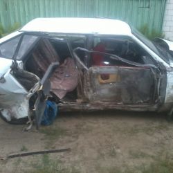 В Гомеле ВАЗ врезался в угол дома, ГАИ ищет водителя