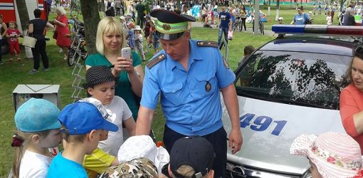 Преодолеть полосу препятствий и получить подарок от ГАИ…