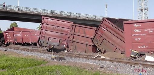 В Светлогорске с рельсов сошли 12 вагонов со щебнем